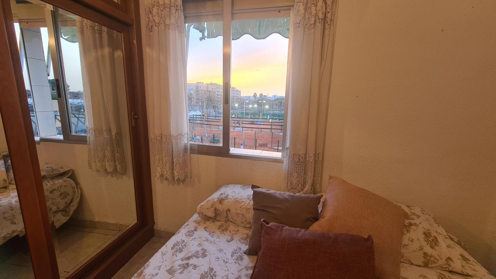 Rooms On Malvarrosa Beach Valencia Room photo